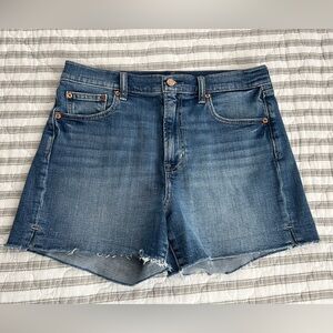 EUC Gap High Rise 4inch shorts 31/12